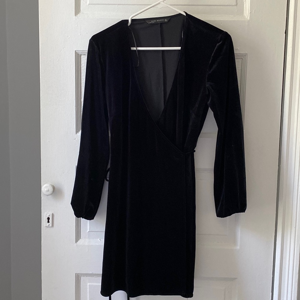 Black velvet wrap Zara Dress. Size small.